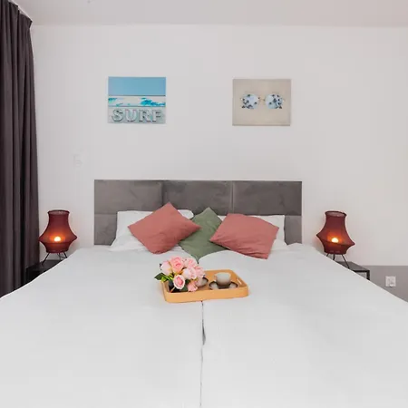 Unique With Balcony In By Renters *