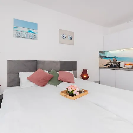 Unique With Balcony In Jastrzebia Gora By Renters *